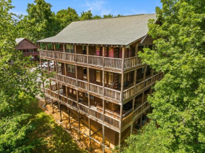 Spacious 6BR VIEWS Gameroom Theater Hot Tub FREE Attraction Tickets